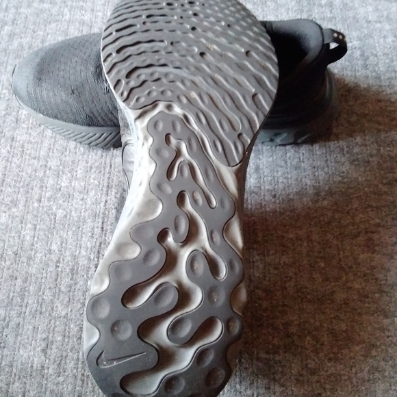 Nike React Inifinity Run Flyknit 2 men's running sneakers  (CT 2357-003) - Picture 4 of 7